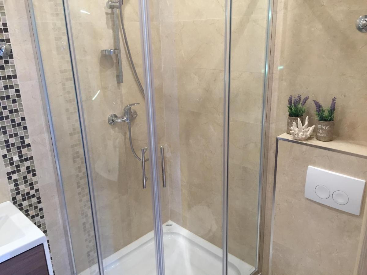 חוואר Apartments Jani מראה חיצוני תמונה